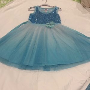 Girls dress.